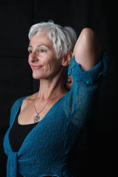 Yoga-Sitzhaltung Kuhgesicht - Tadasana-Gomukhasana Yoga-Sitzhaltung Kuhgesicht - Tadasana-Gomukhasana